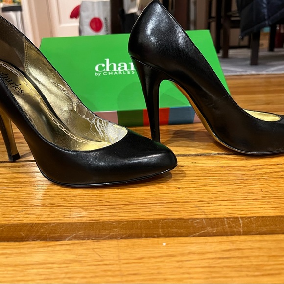 Charles David Pompadour Black Leather 4” Almond Toe Pumps With Box Size 7 - Picture 2 of 8